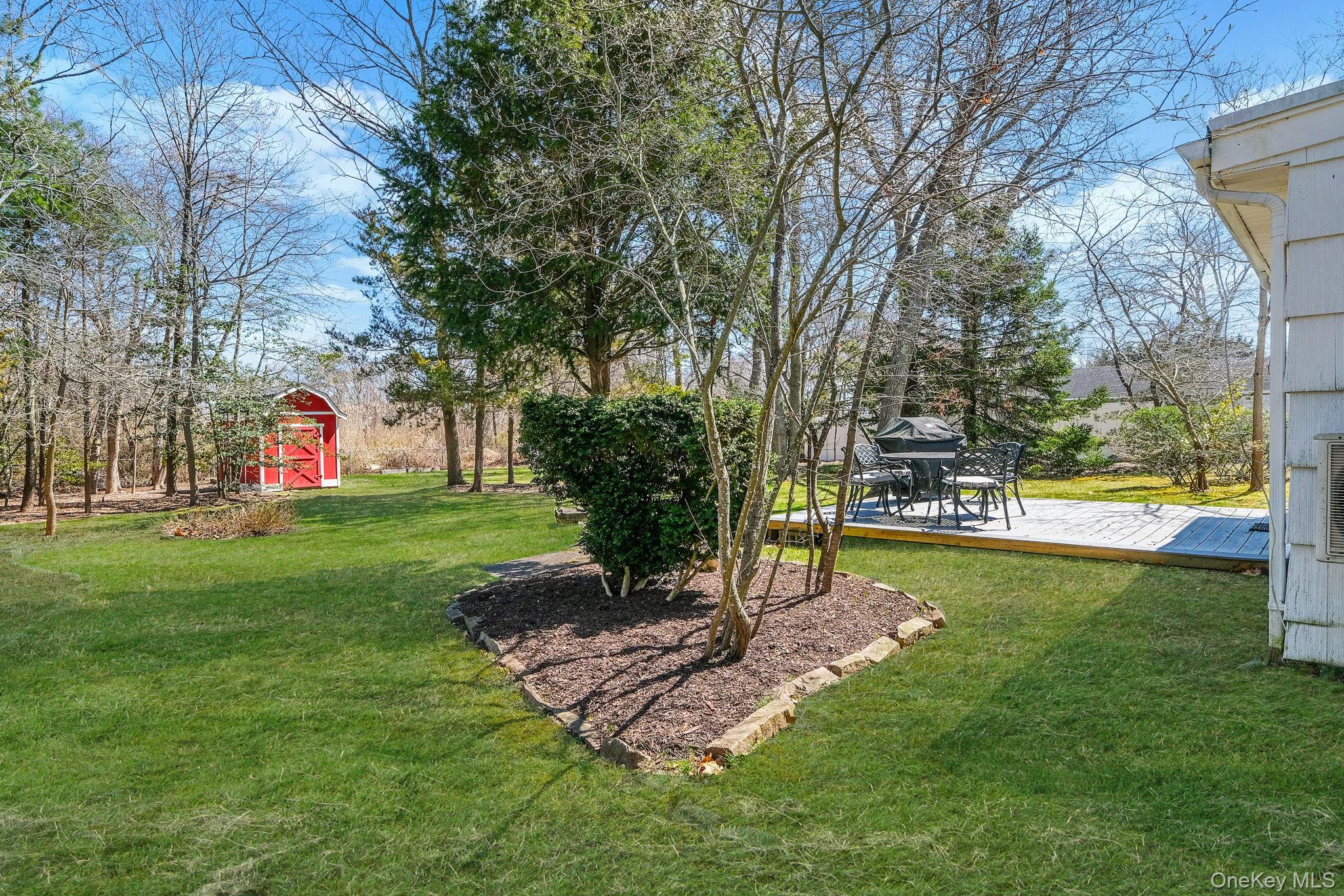 223 Connetquot Road — photo 7