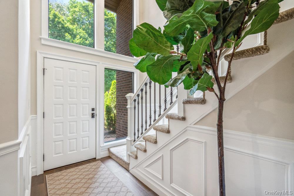 10 Pond View Court, Jericho
