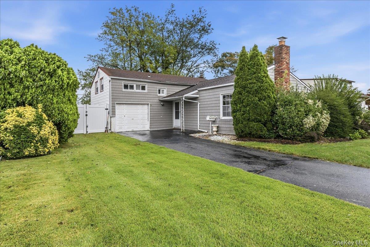 30 Jay Street, Hicksville