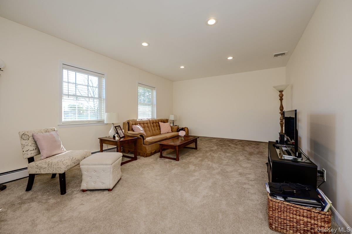 2549 JERUSALEM Avenue #2R — photo 3
