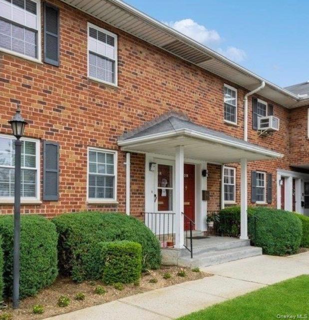 2549 JERUSALEM Avenue #2R, North Bellmore