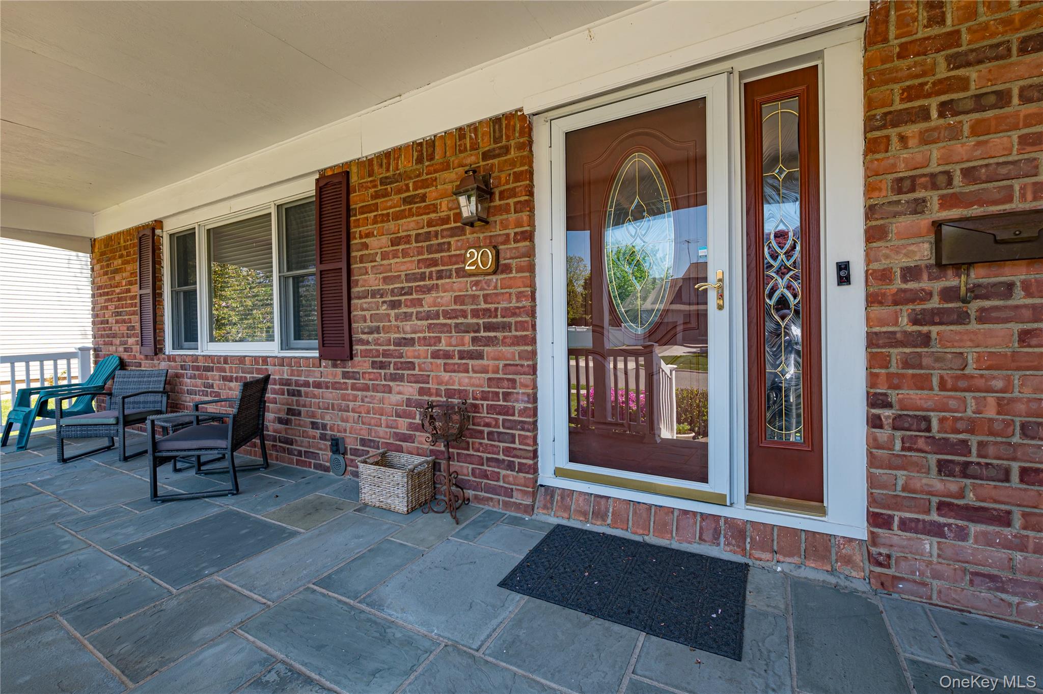 20 Evon Drive — photo 2
