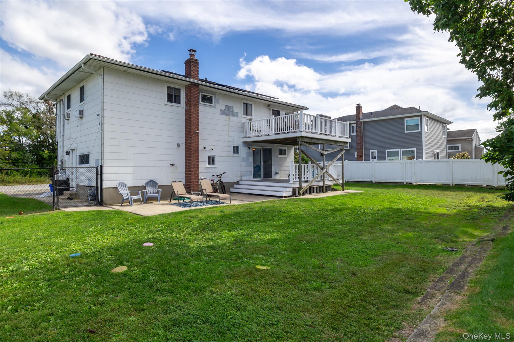121 Lake Drive — photo 26
