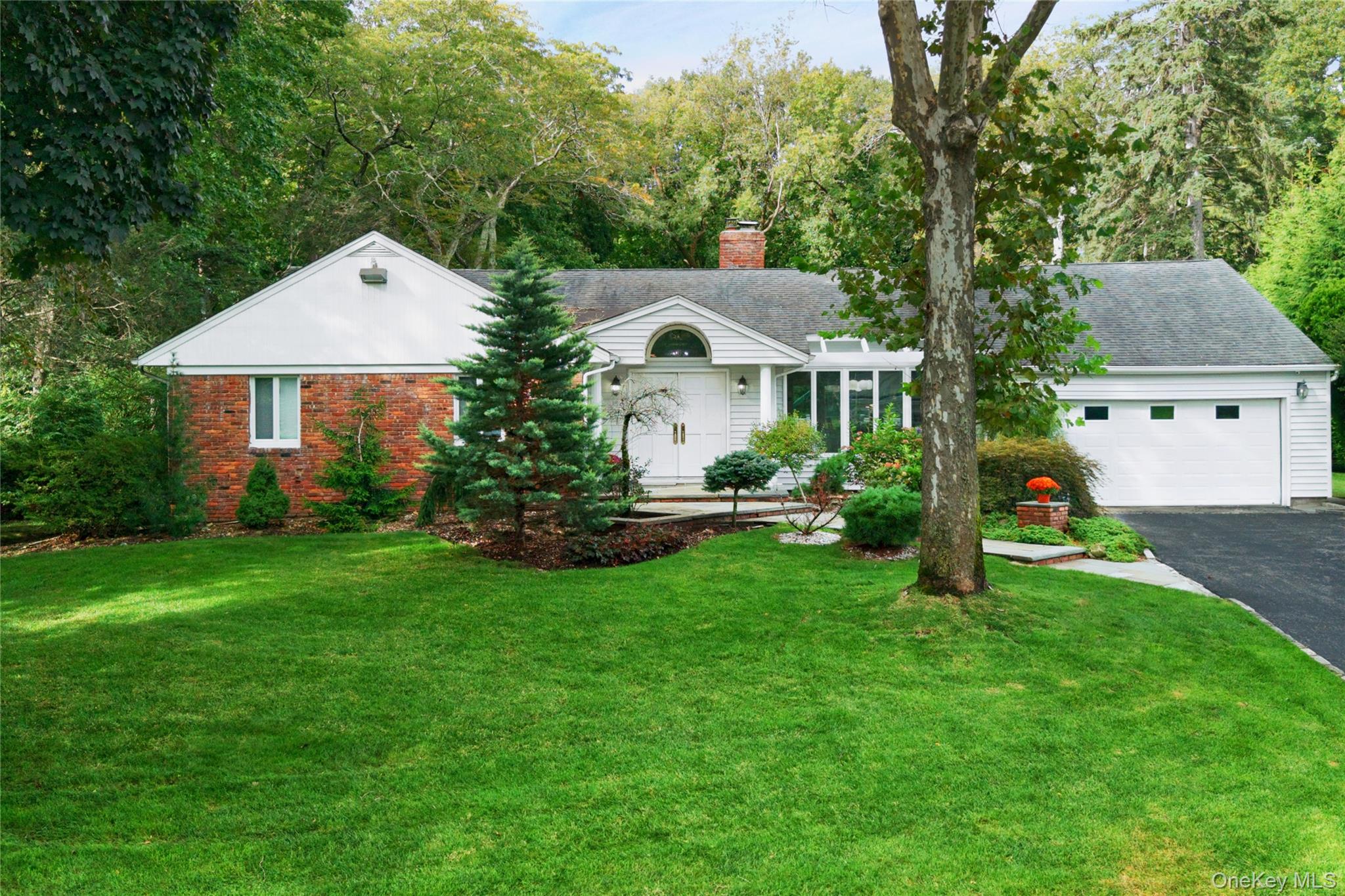 14 Maplewood Lane — photo 2