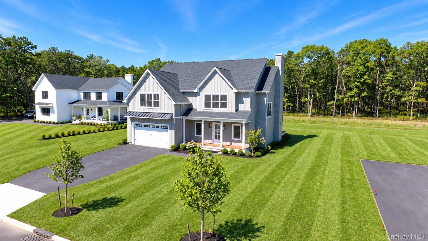 11 Colonels Path, Manorville