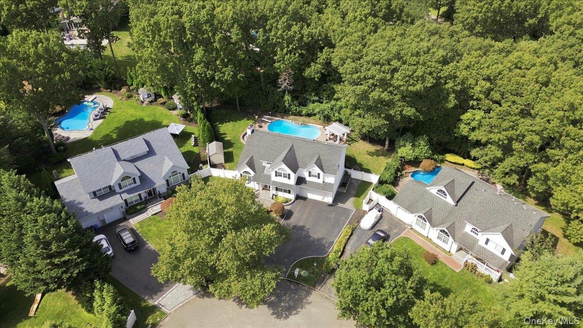 5 Aspatuck Court — photo 2