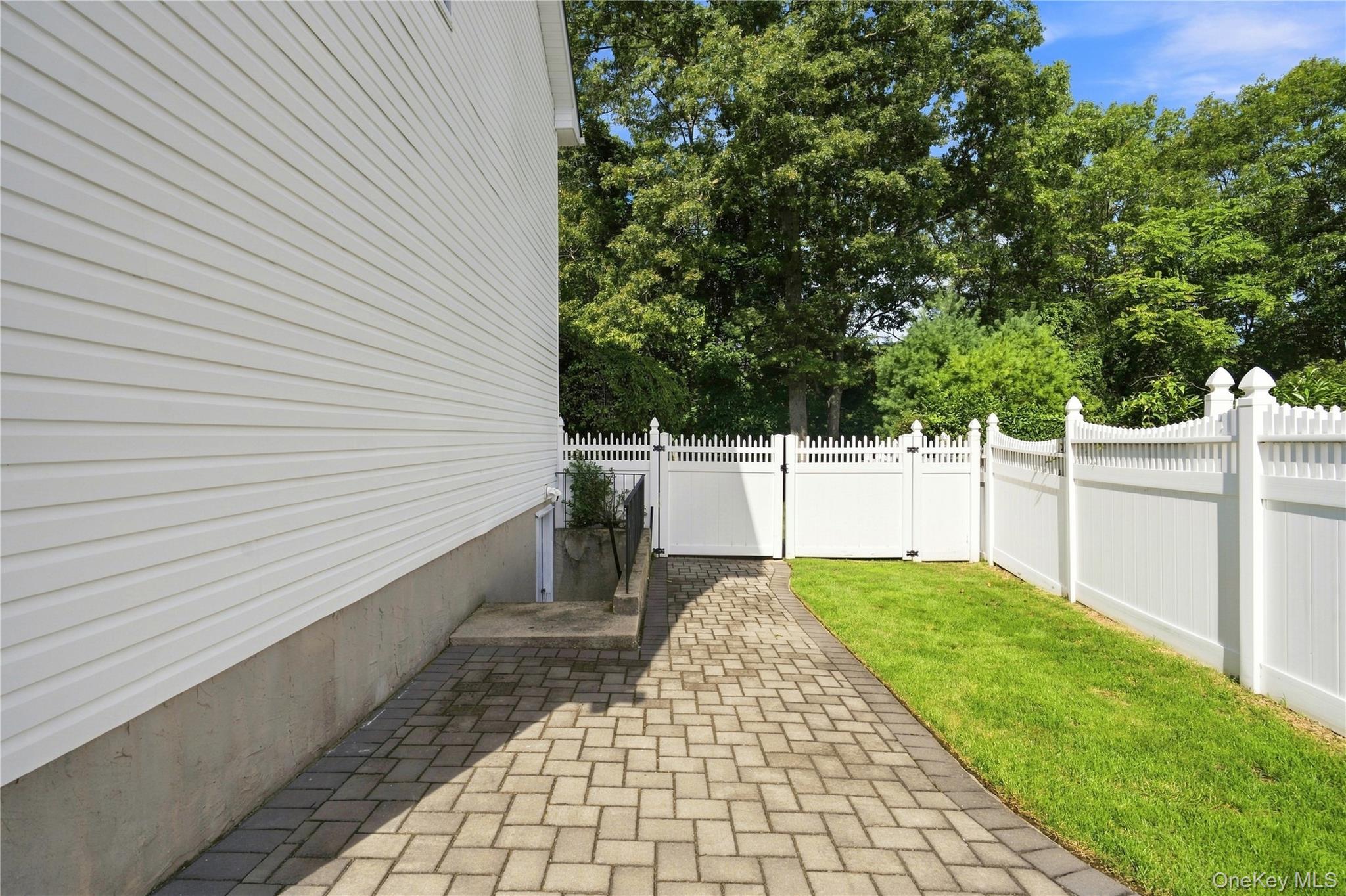 5 Aspatuck Court — photo 37