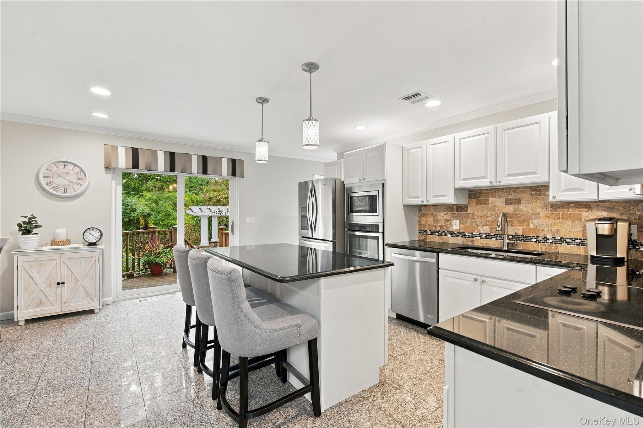 5 Aspatuck Court — photo 8
