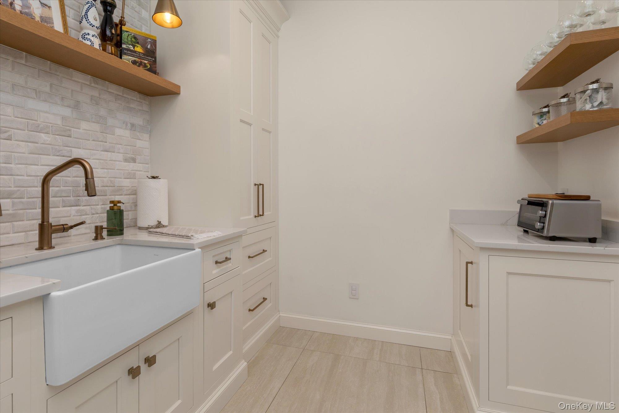 15 Alice Avenue — photo 12