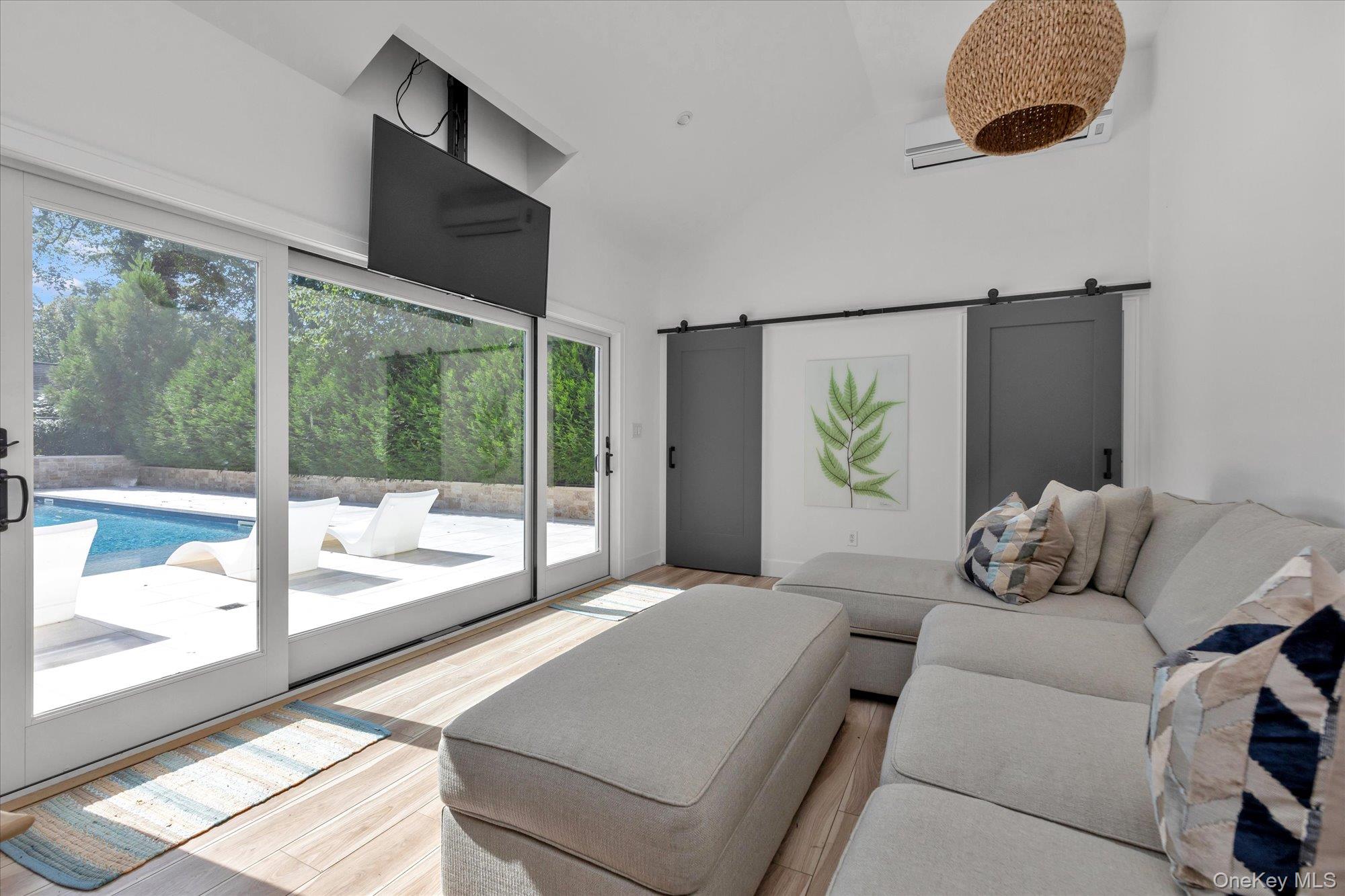 15 Alice Avenue — photo 32