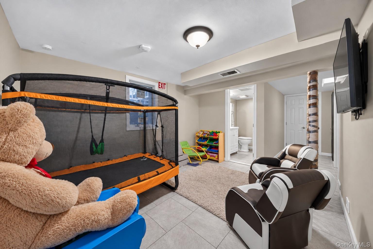 42 Blue Jay Drive — photo 23