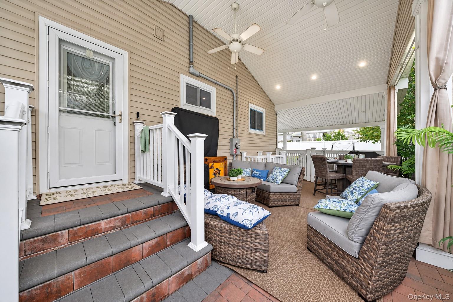 42 Blue Jay Drive — photo 25