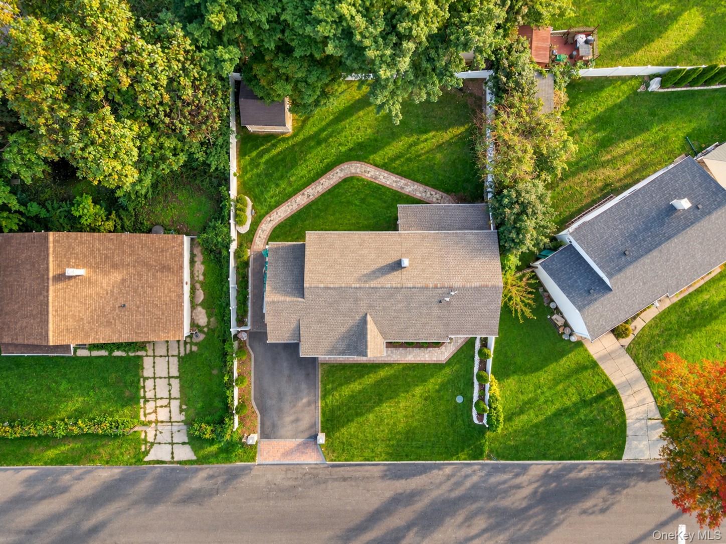 42 Blue Jay Drive — photo 32