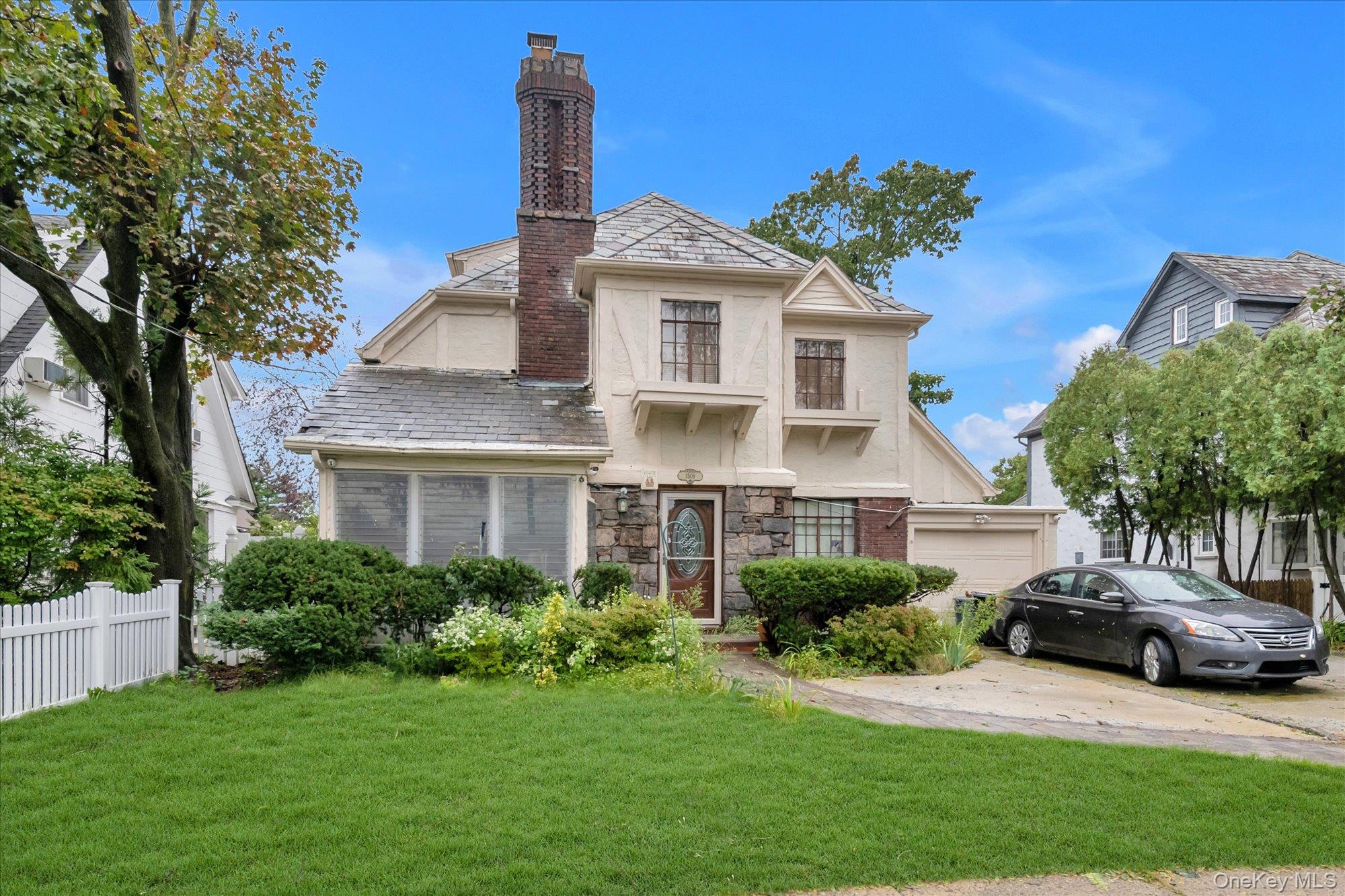 1509 Hewlett Avenue, Hewlett