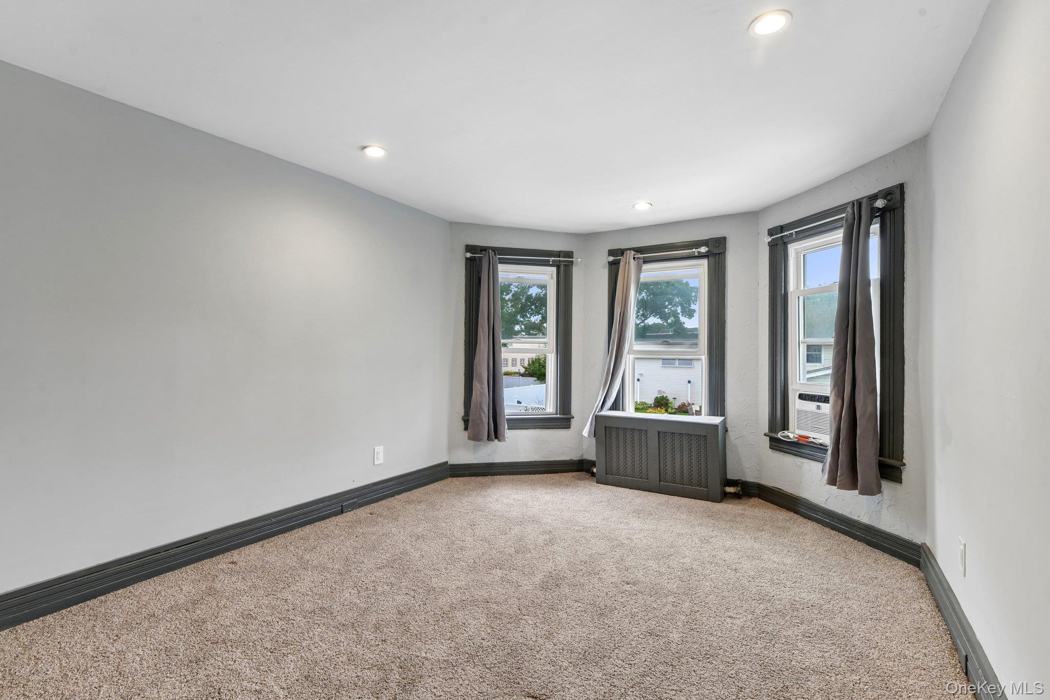 195 River Avenue — photo 17