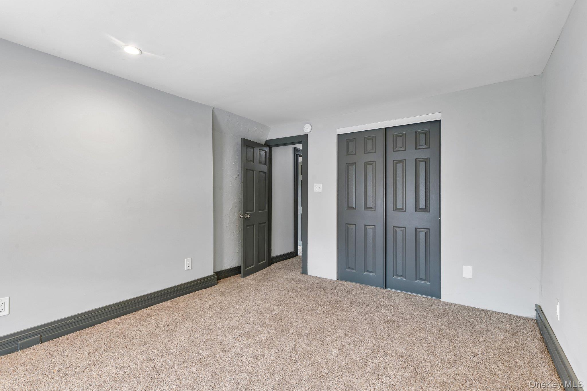 195 River Avenue — photo 18