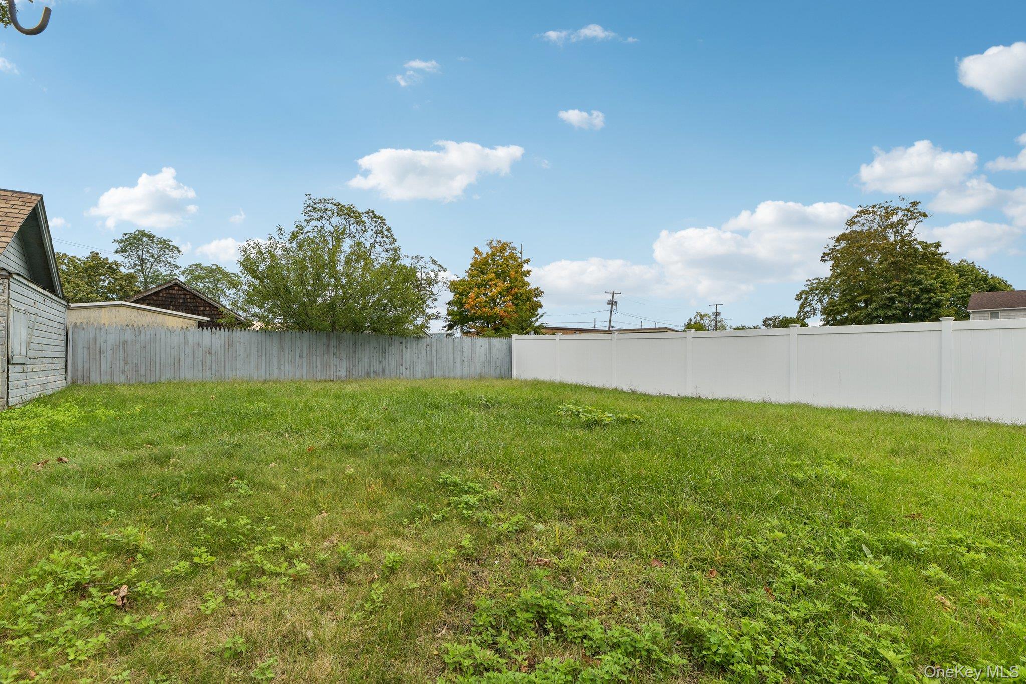 195 River Avenue — photo 22