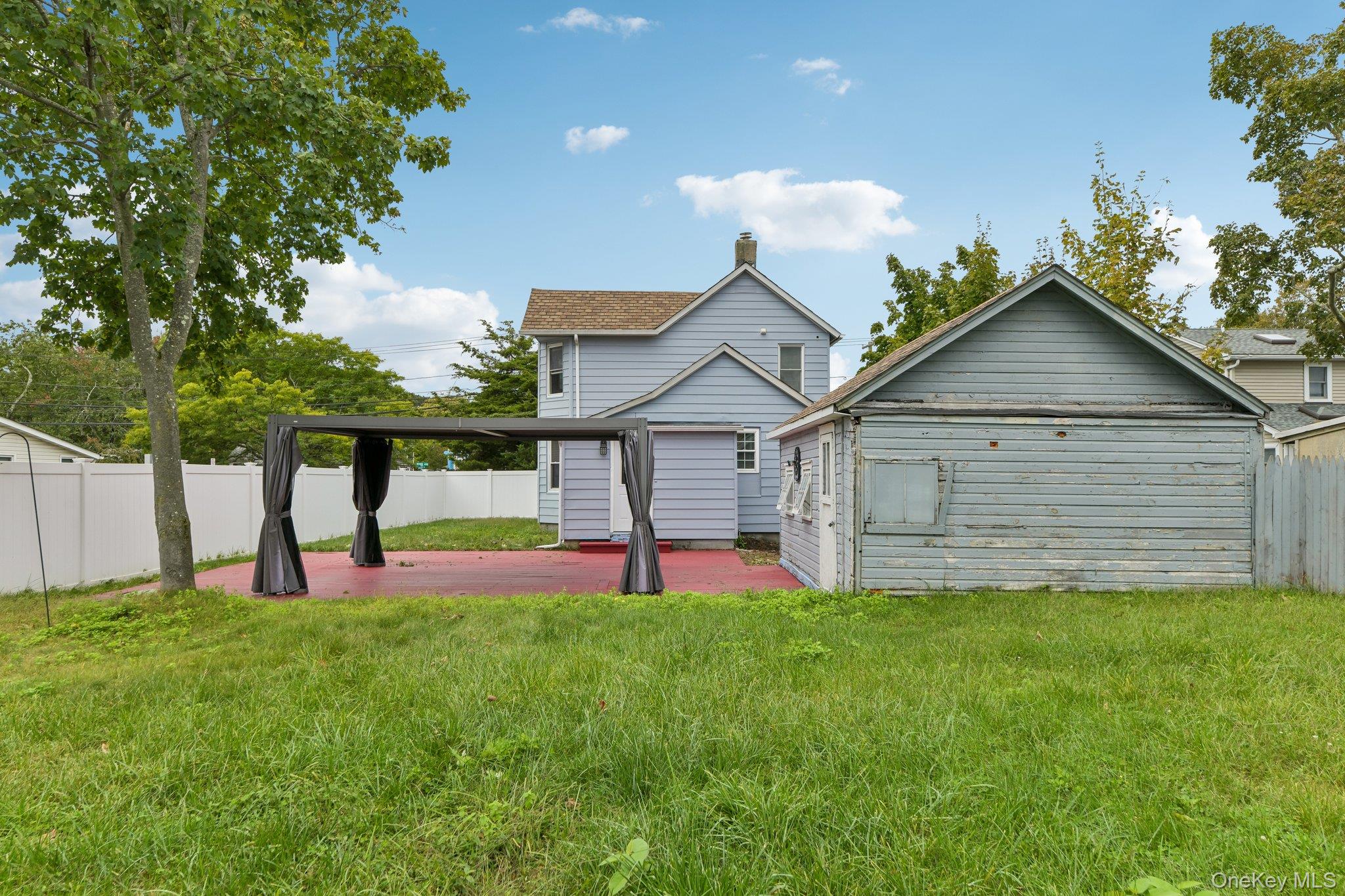 195 River Avenue — photo 24