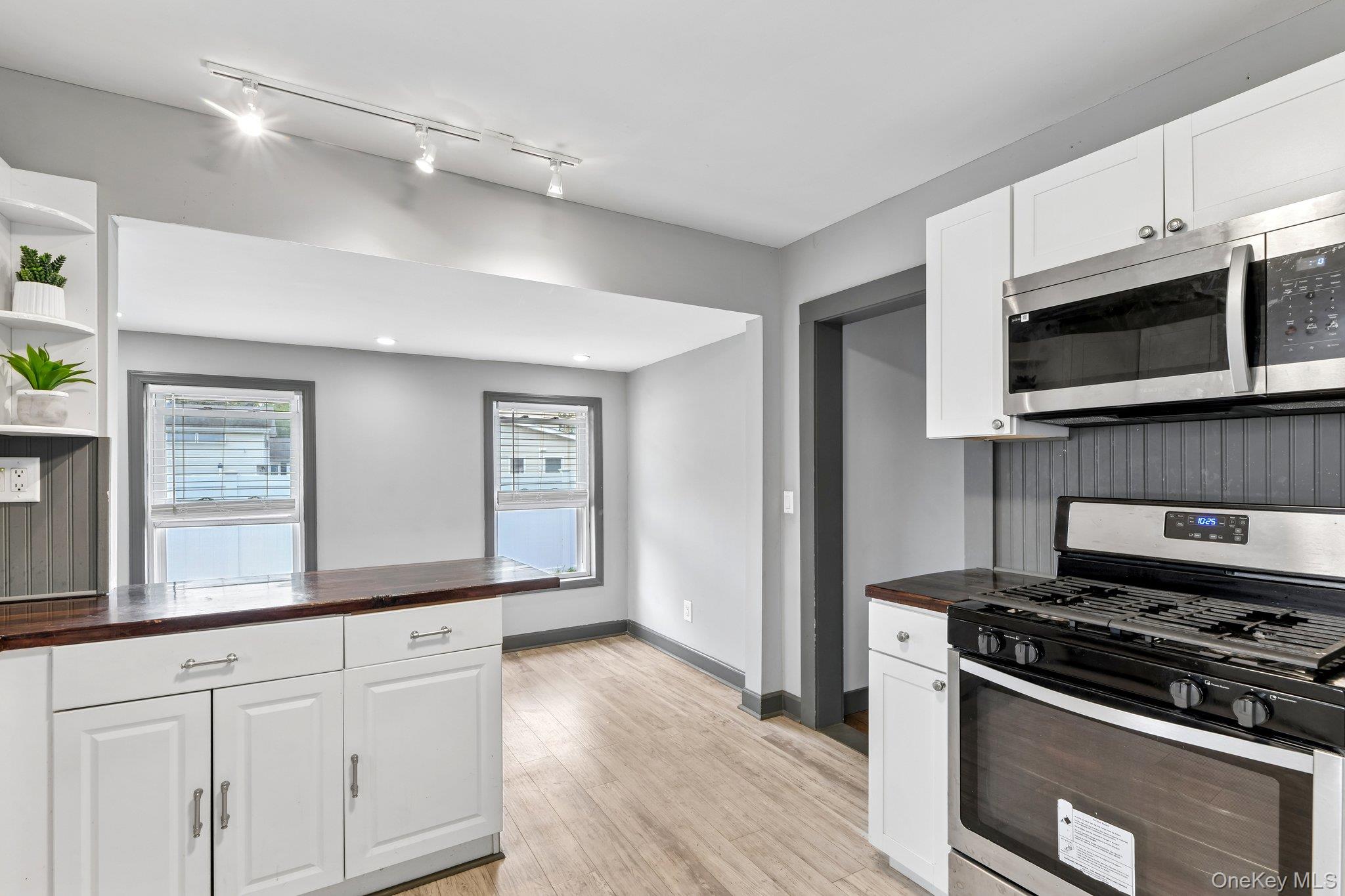 195 River Avenue — photo 10