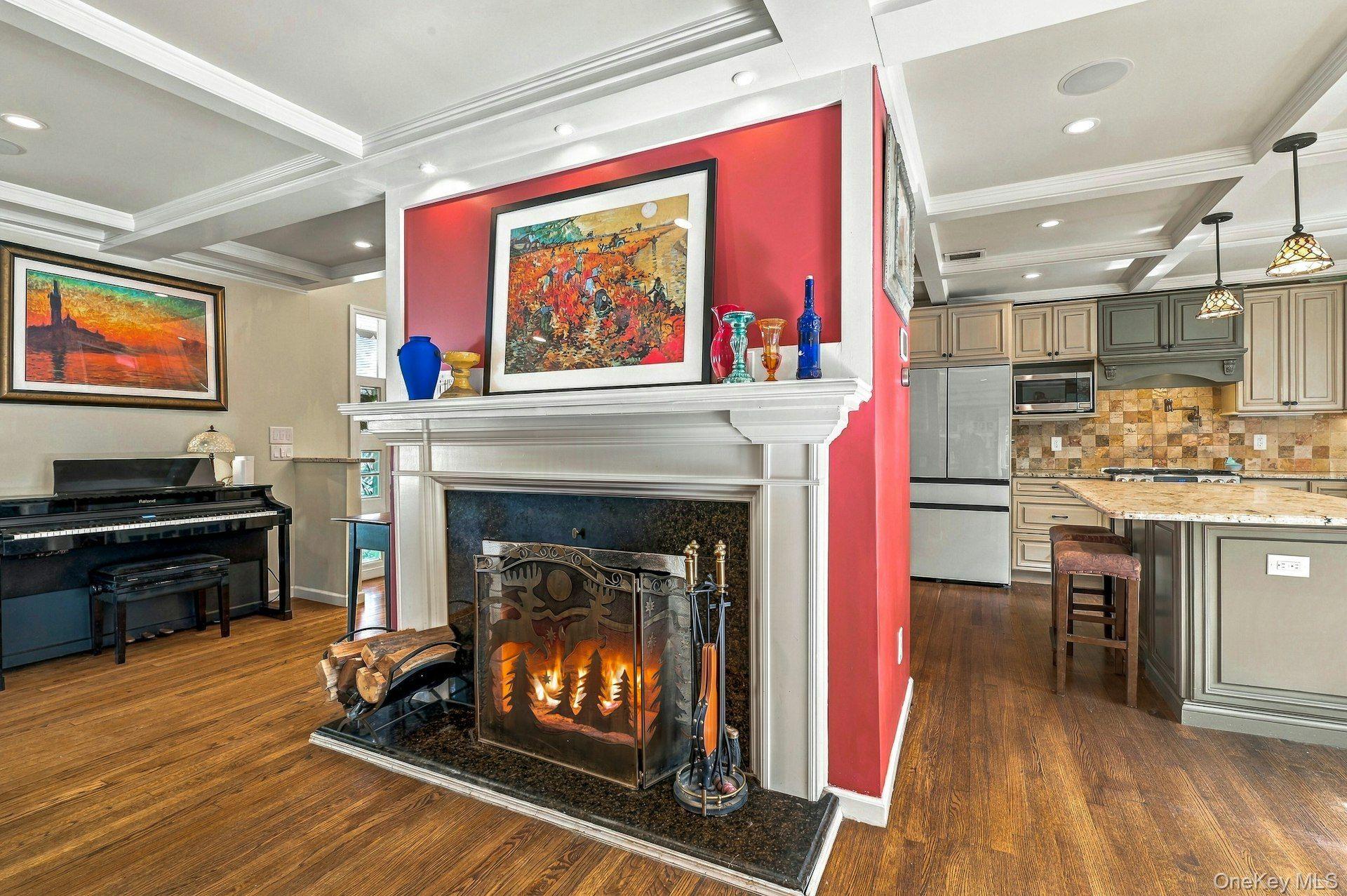 24 Avenue B — photo 12