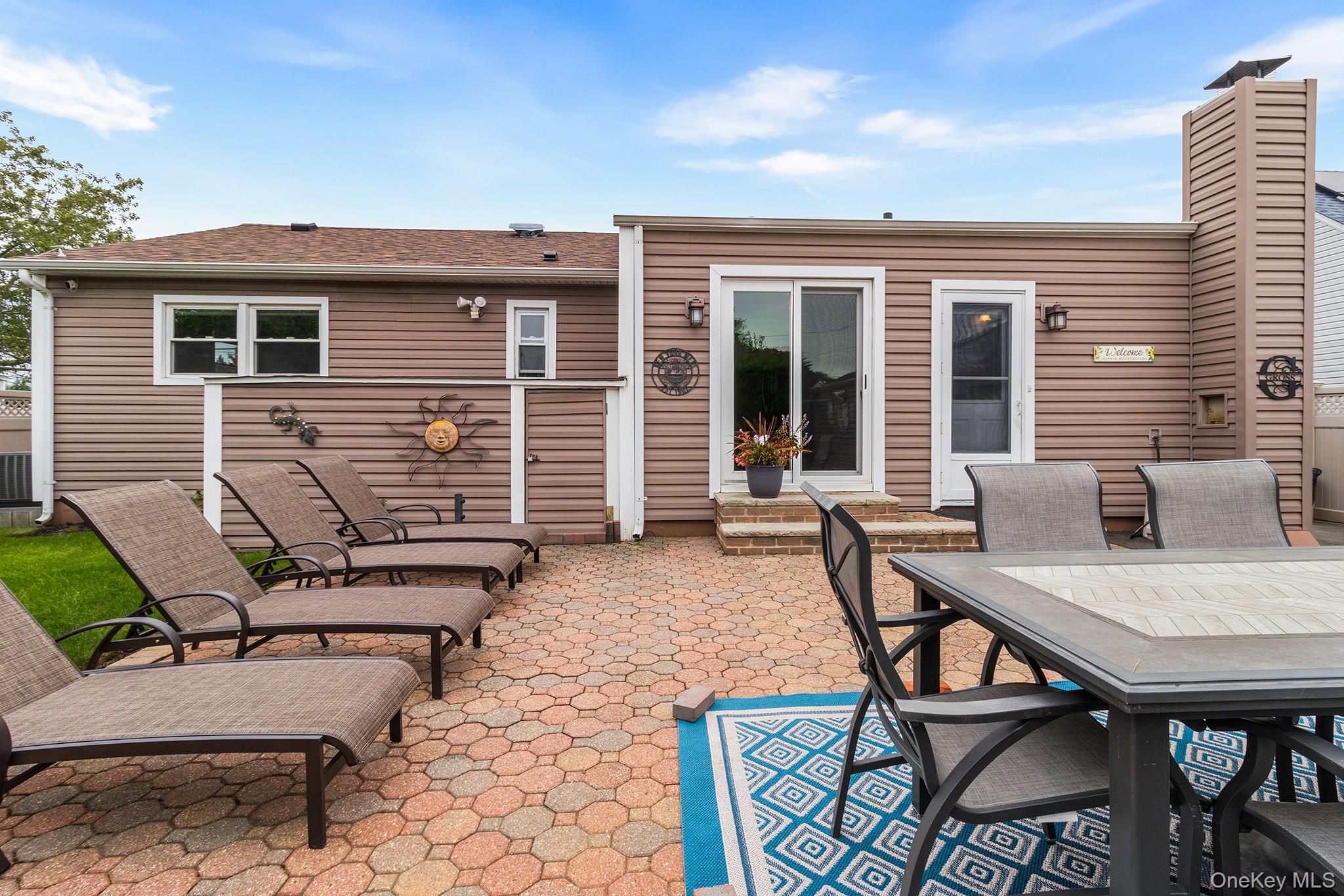 142 Montgomery Avenue — photo 25