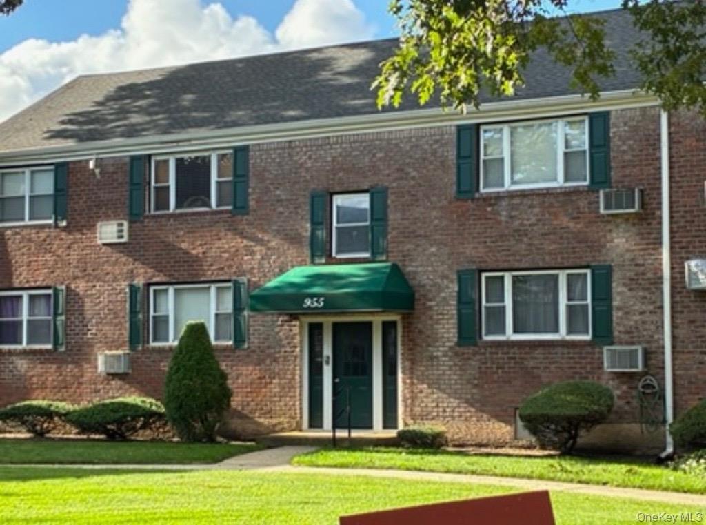 955 Fenwood Drive #1, Valley Stream