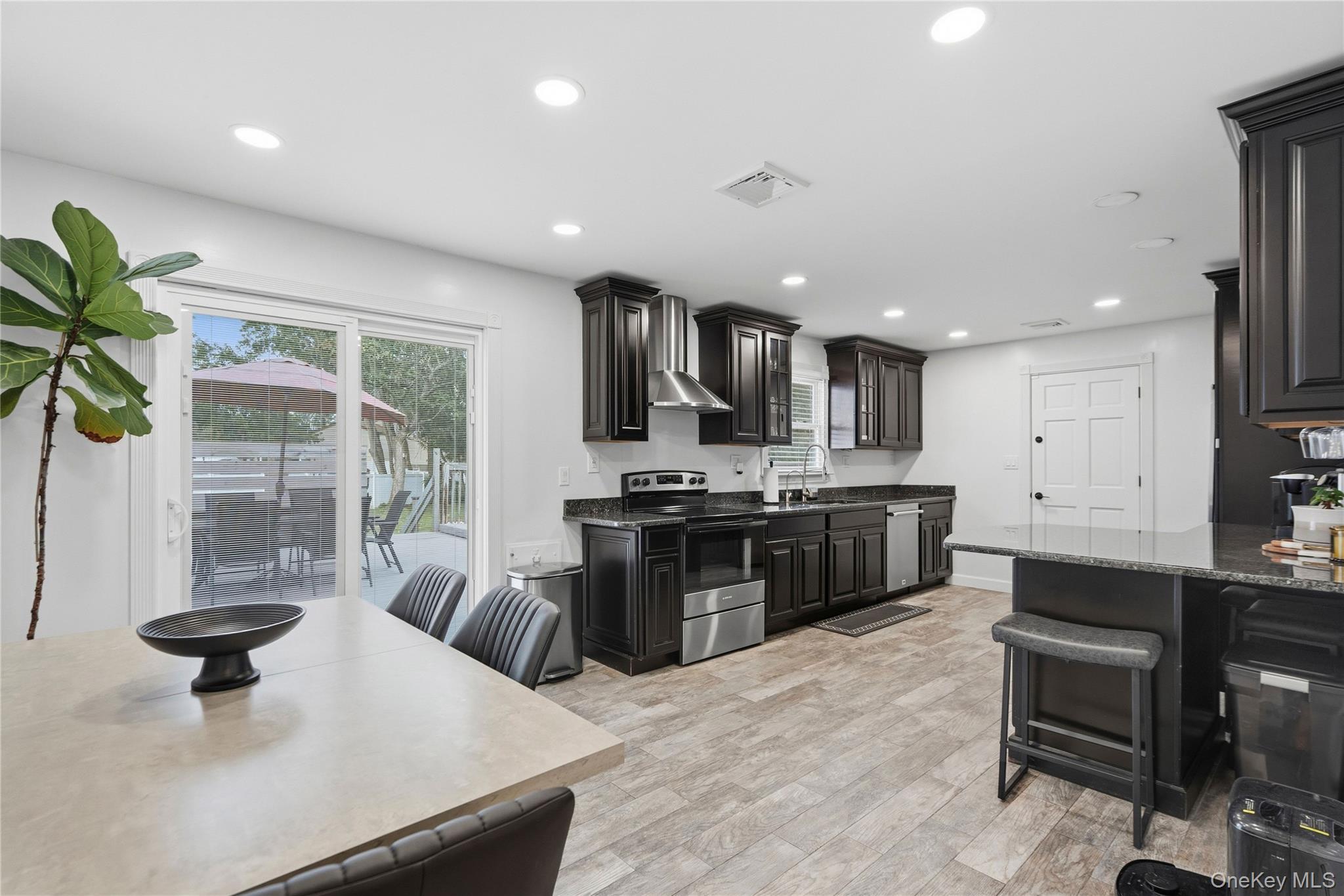 77 Winchester Drive — photo 8