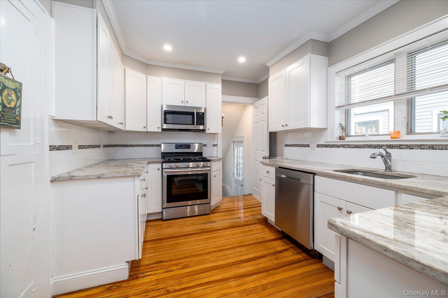 22 Stuart Avenue — photo 12