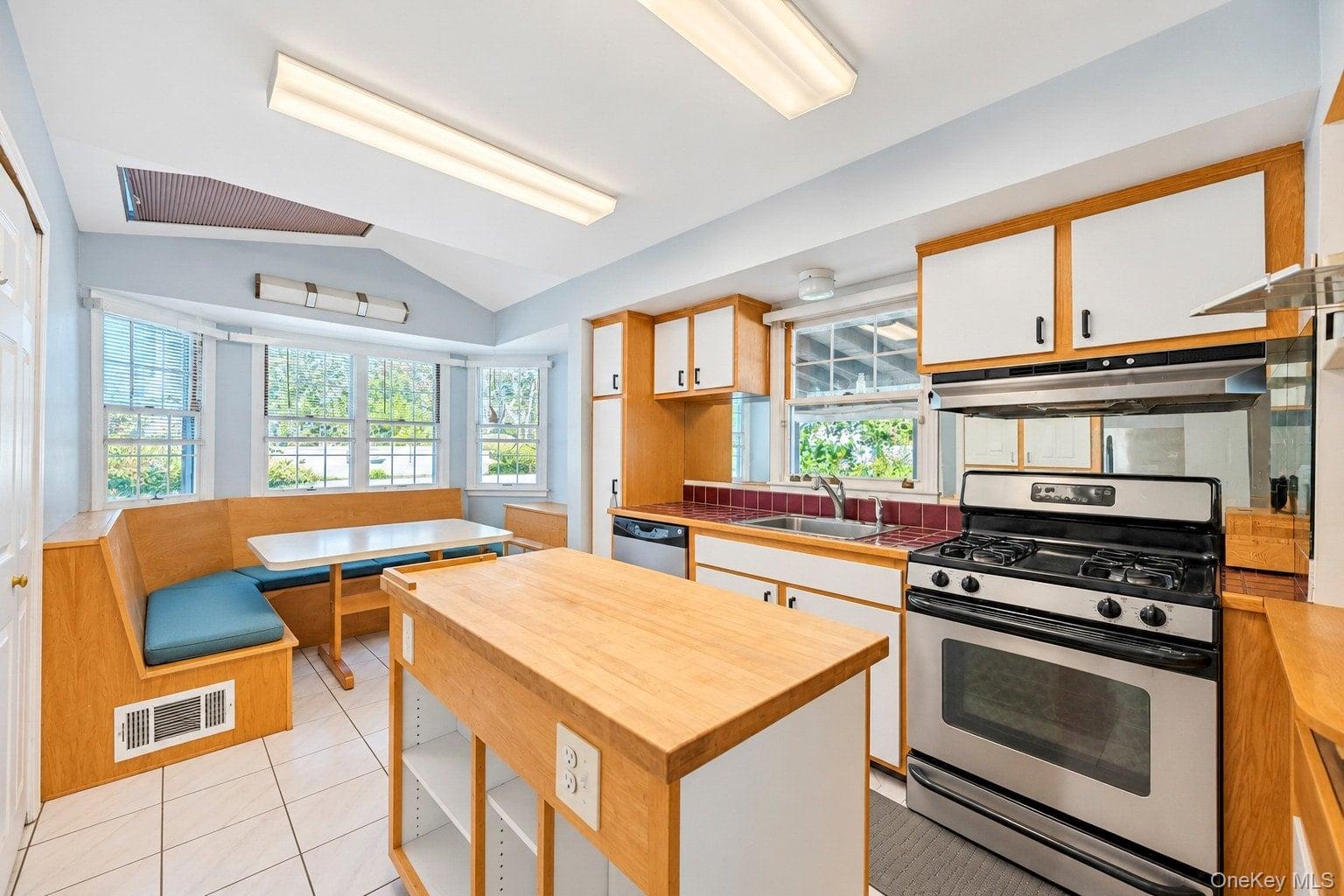35 Jackson Avenue — photo 18