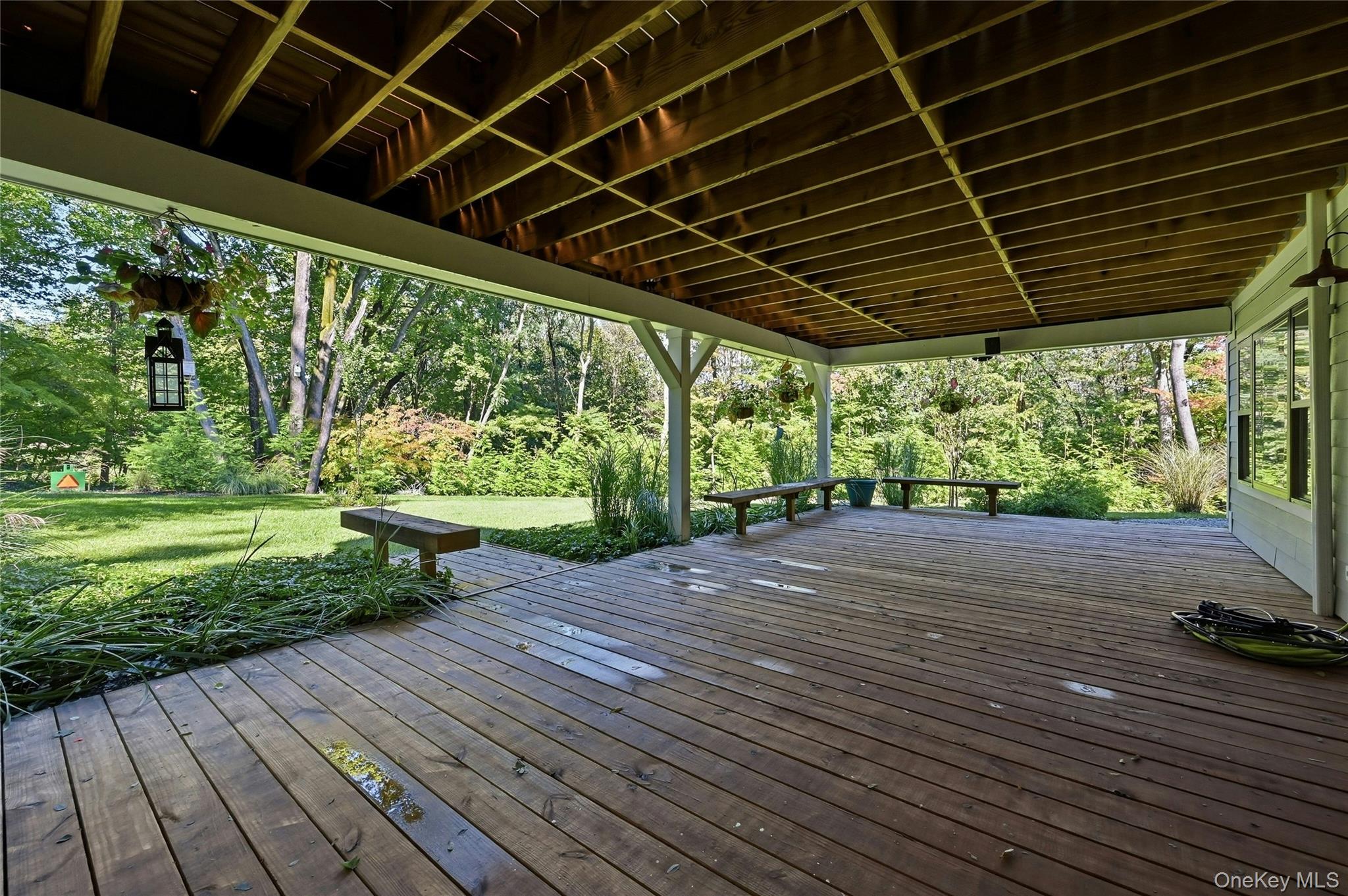 595 Moriches Road — photo 30