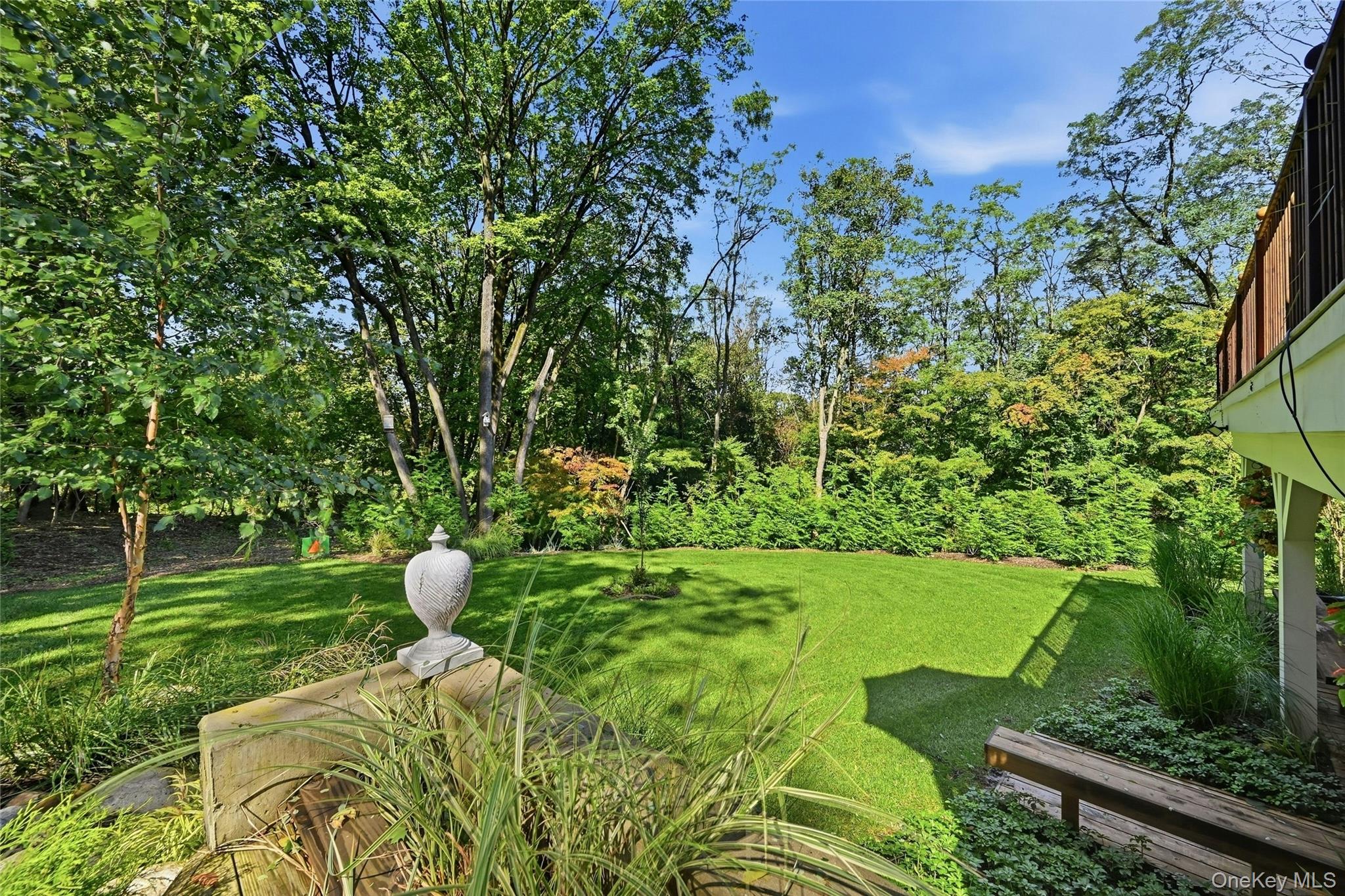 595 Moriches Road — photo 39