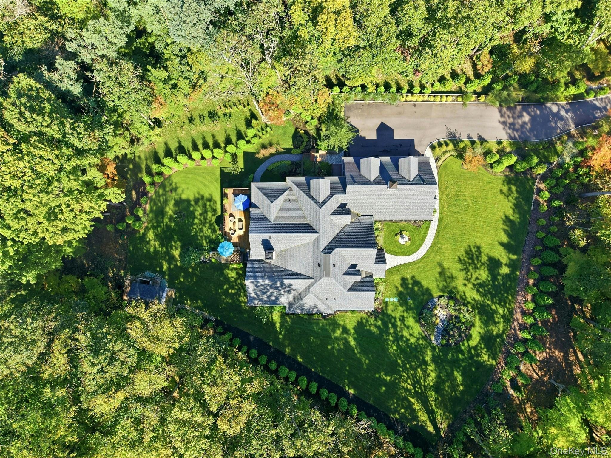 595 Moriches Road — photo 42
