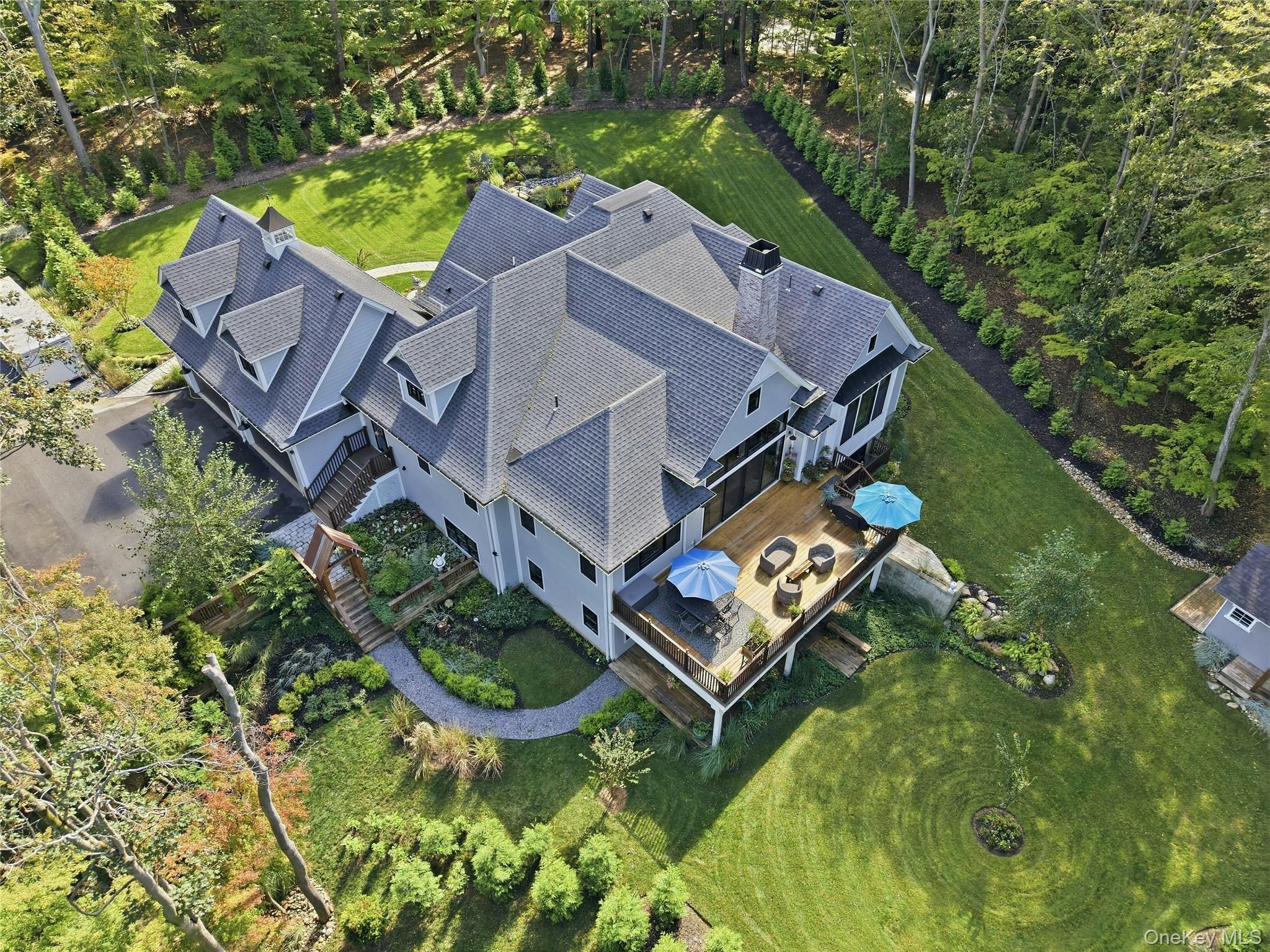 595 Moriches Road — photo 43