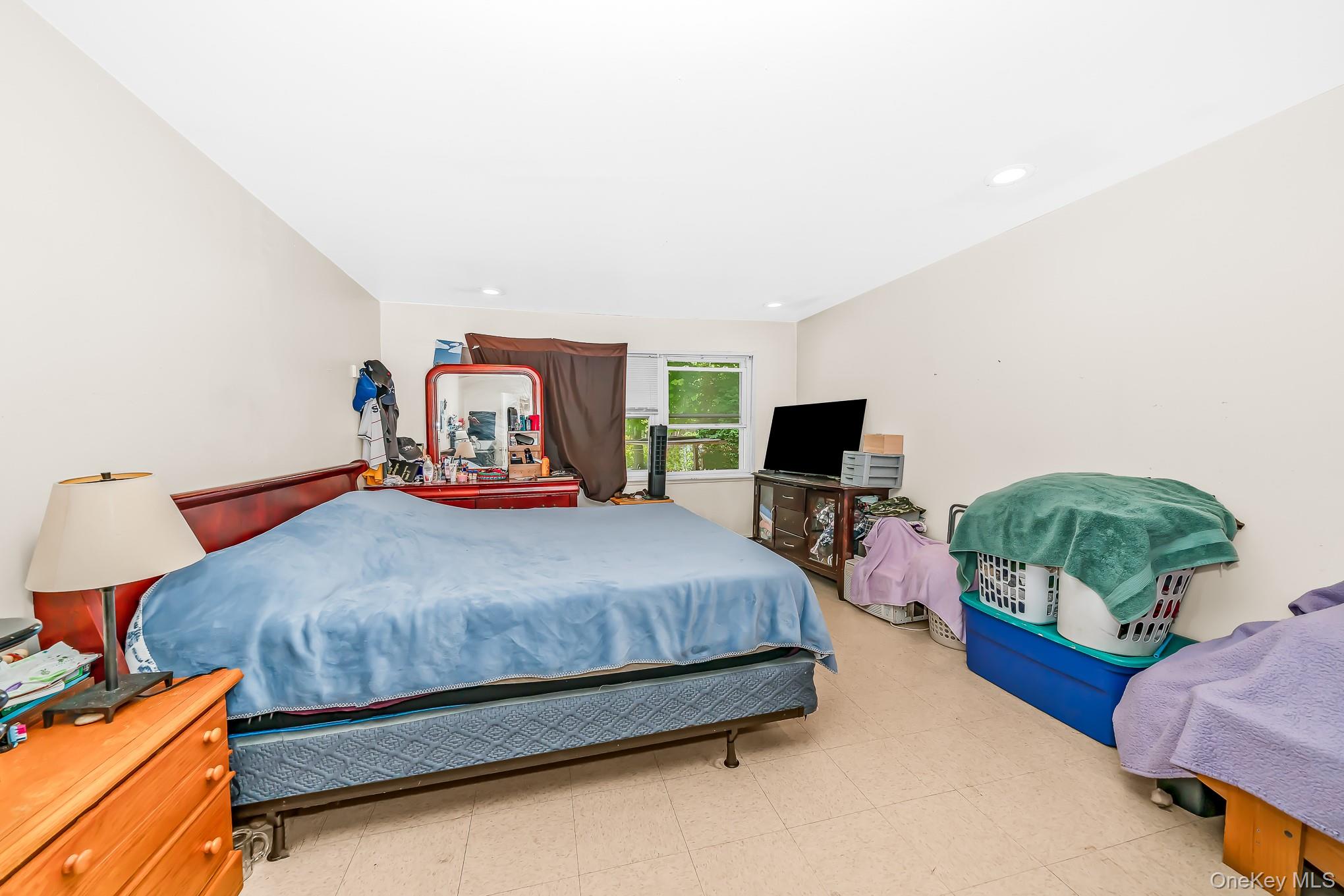 103 Gates Avenue — photo 16