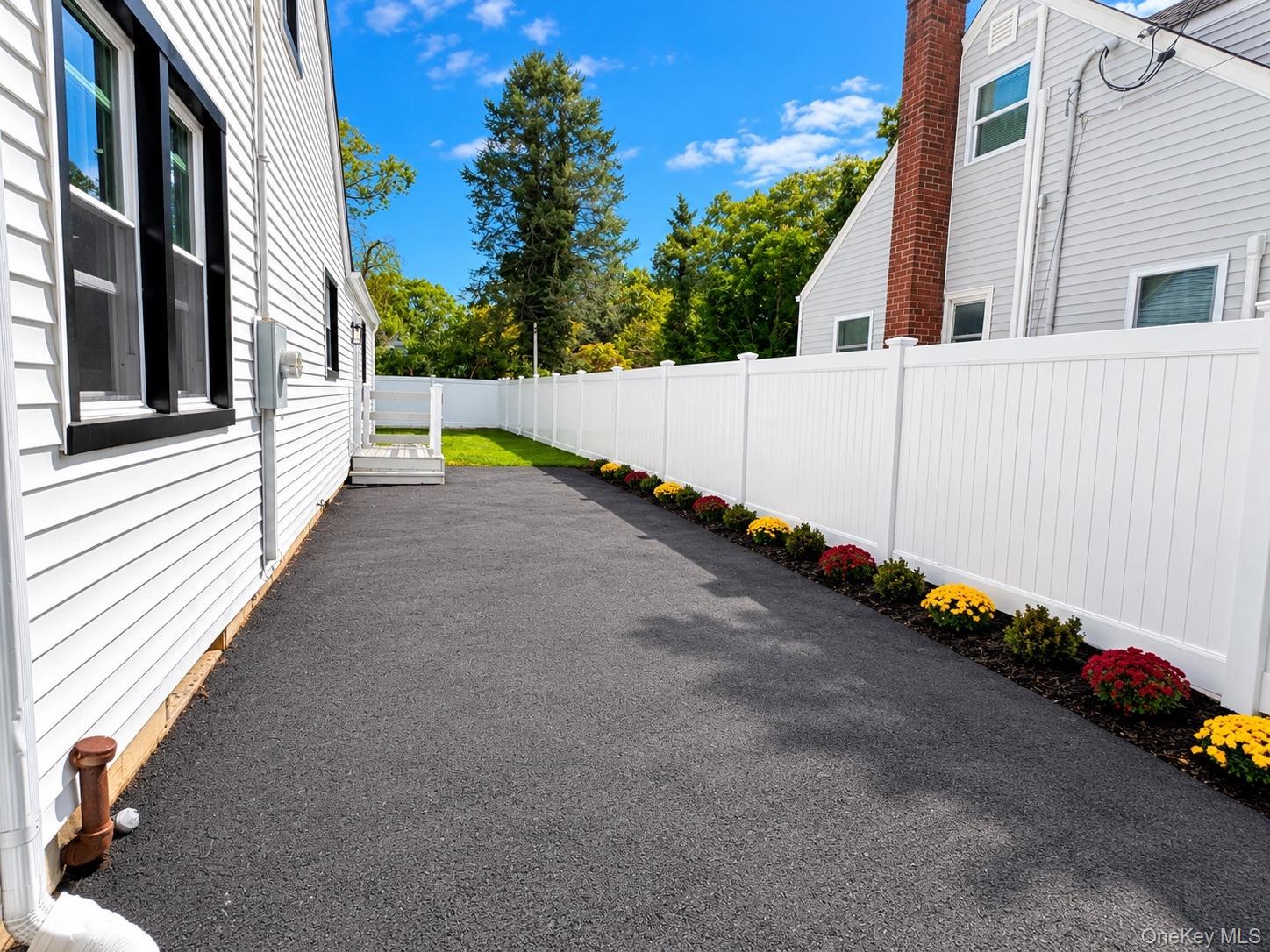 102 Pinewood Drive — photo 3