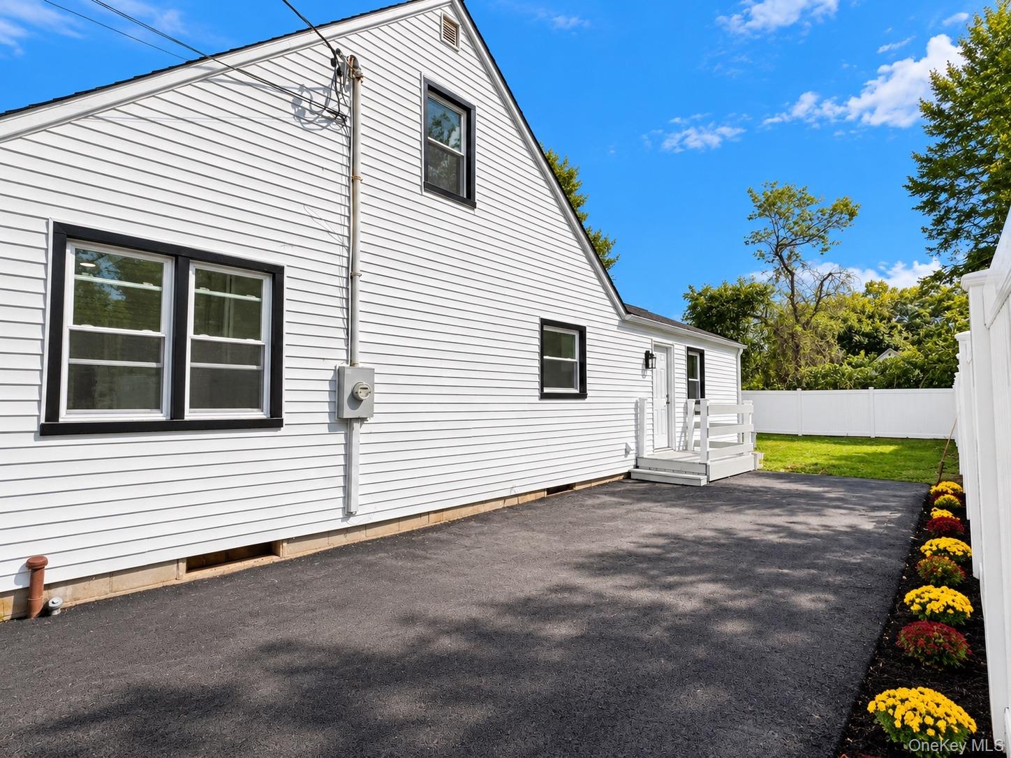 102 Pinewood Drive — photo 4
