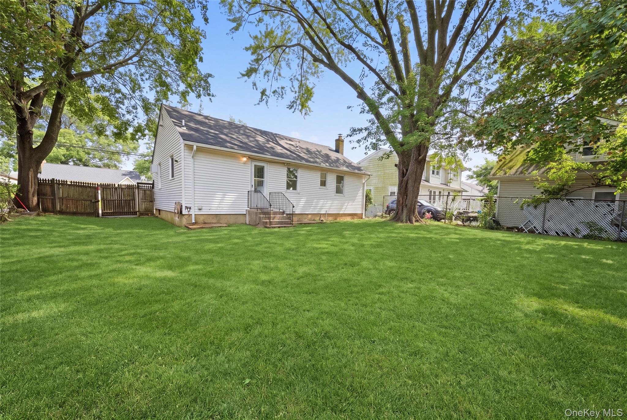 180 Booker Avenue — photo 19