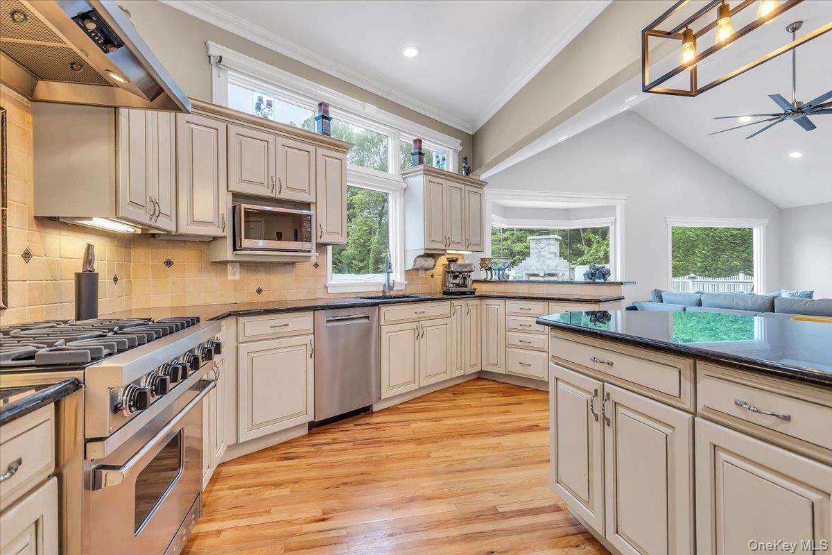 21 Buttonwood Drive — photo 10