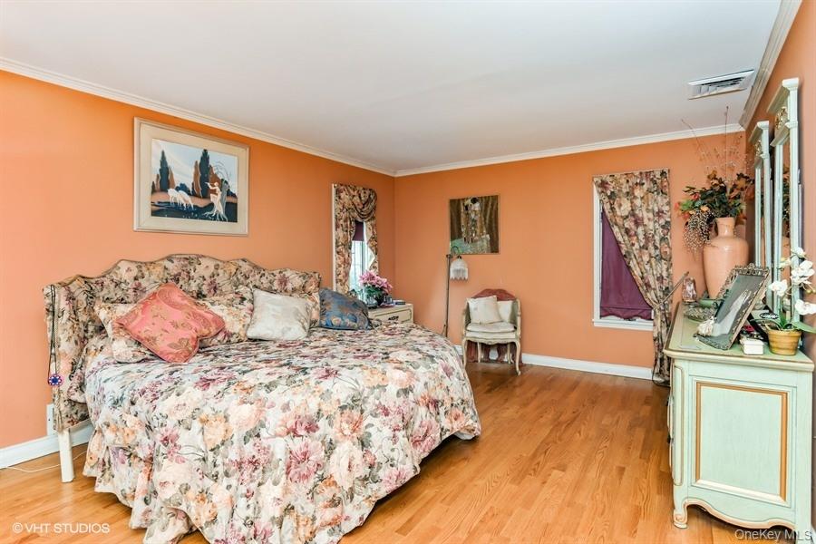 23 Hill House Lane — photo 11