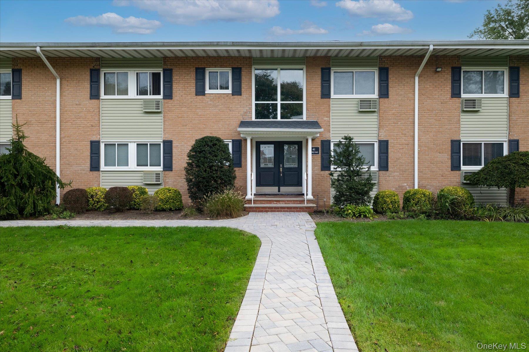 41 Mildred Place #3B, North Babylon