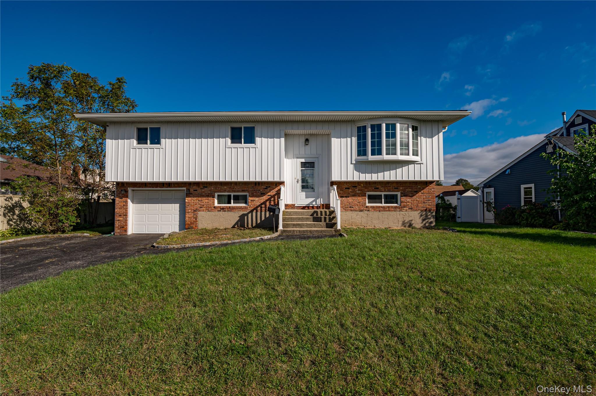 15 Earl Place, Amityville