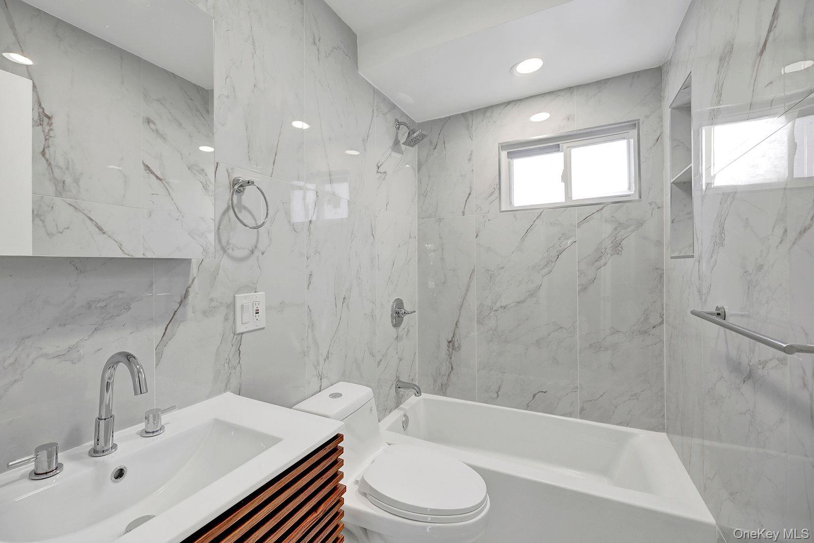 870 Southern Parkway — photo 13