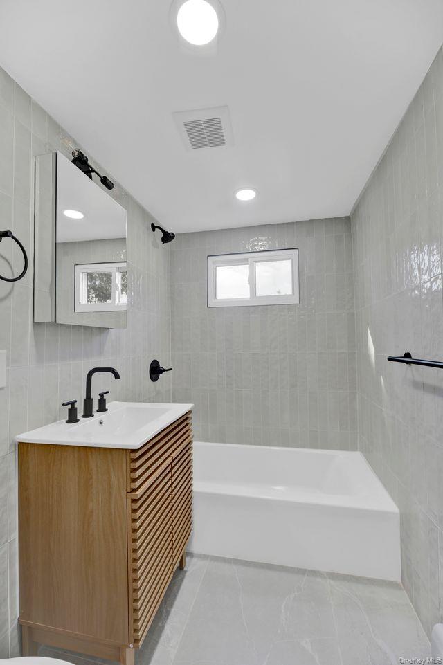870 Southern Parkway — photo 18