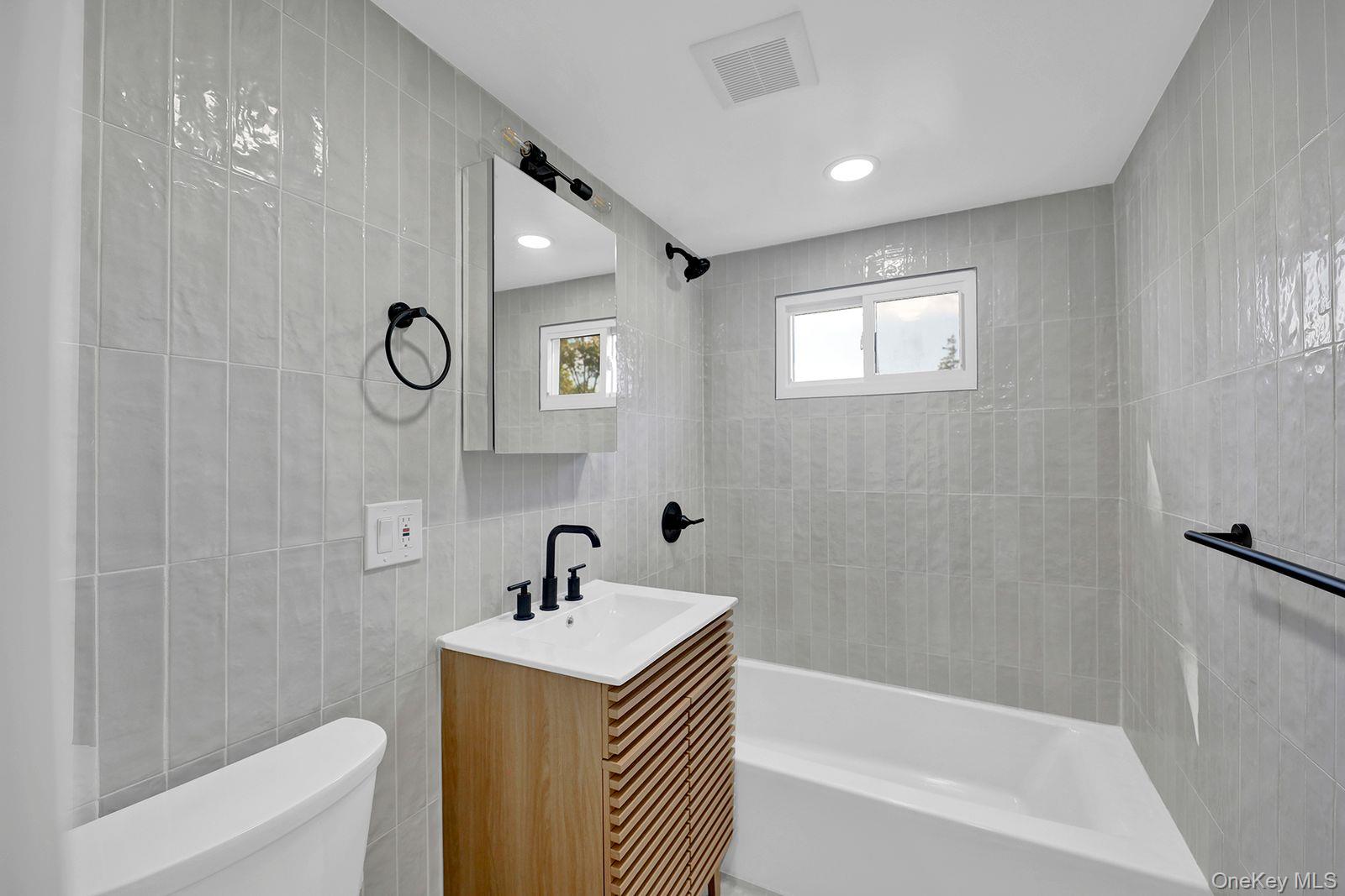 870 Southern Parkway — photo 19