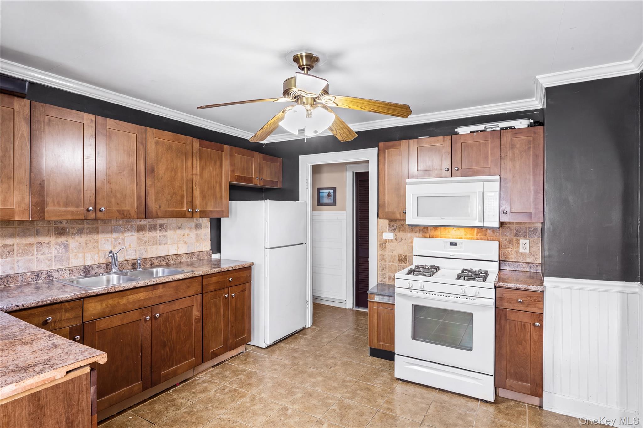 373 Oak Street — photo 11