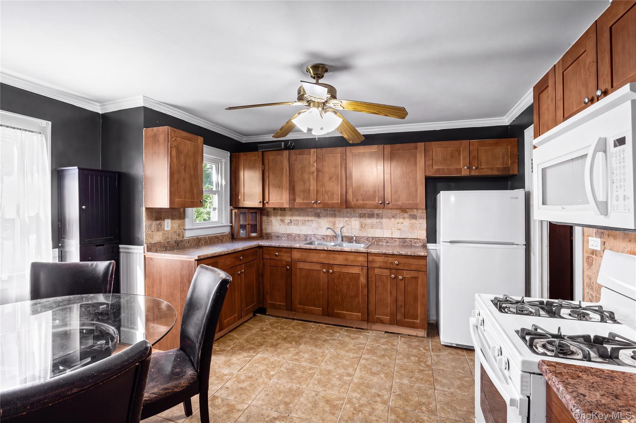 373 Oak Street — photo 12