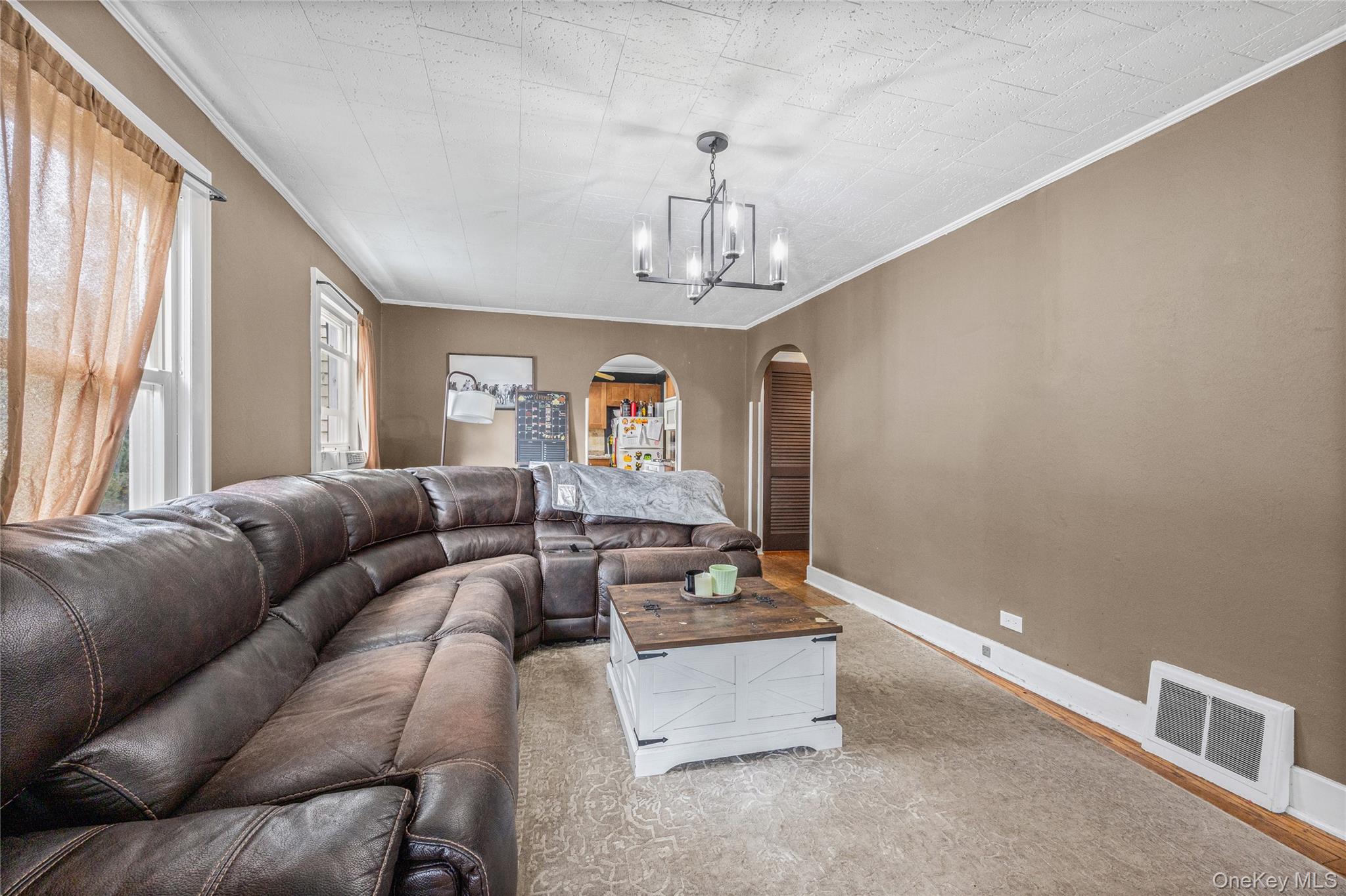 373 Oak Street — photo 8