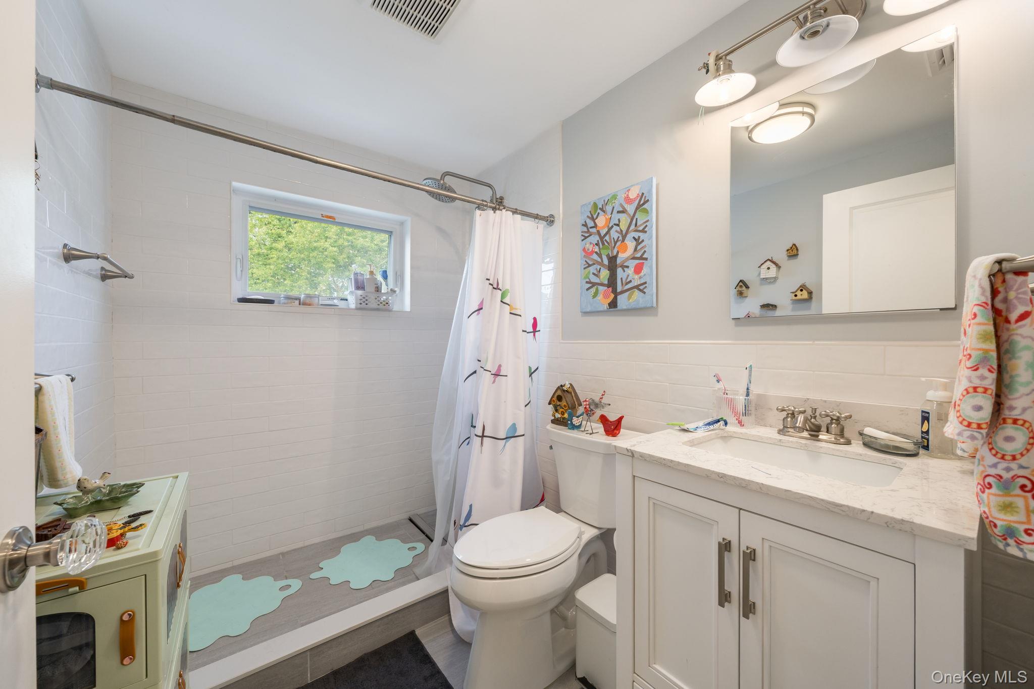 38 Middle Neck Road — photo 12