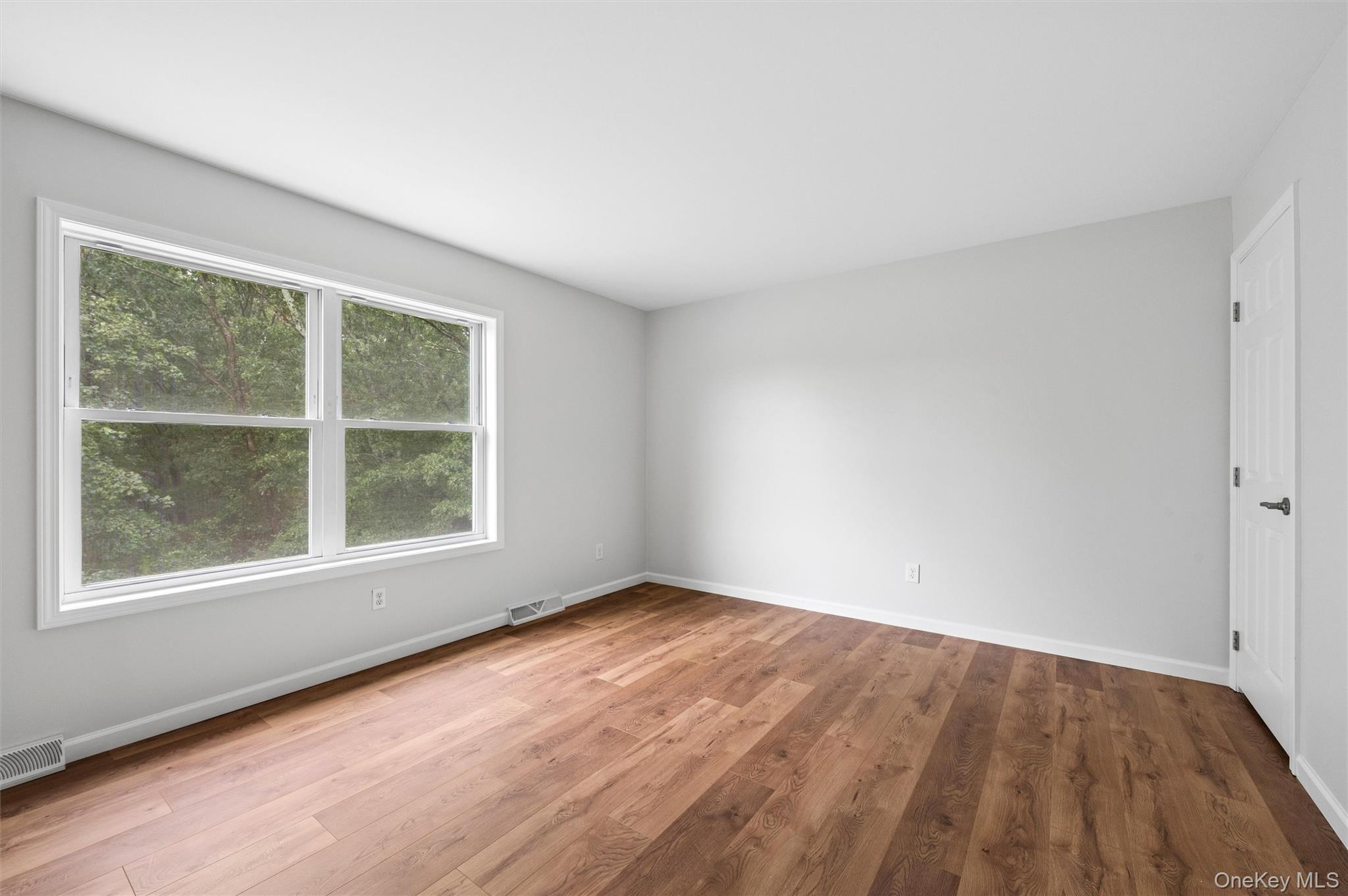 147A Old Country Rd — photo 16