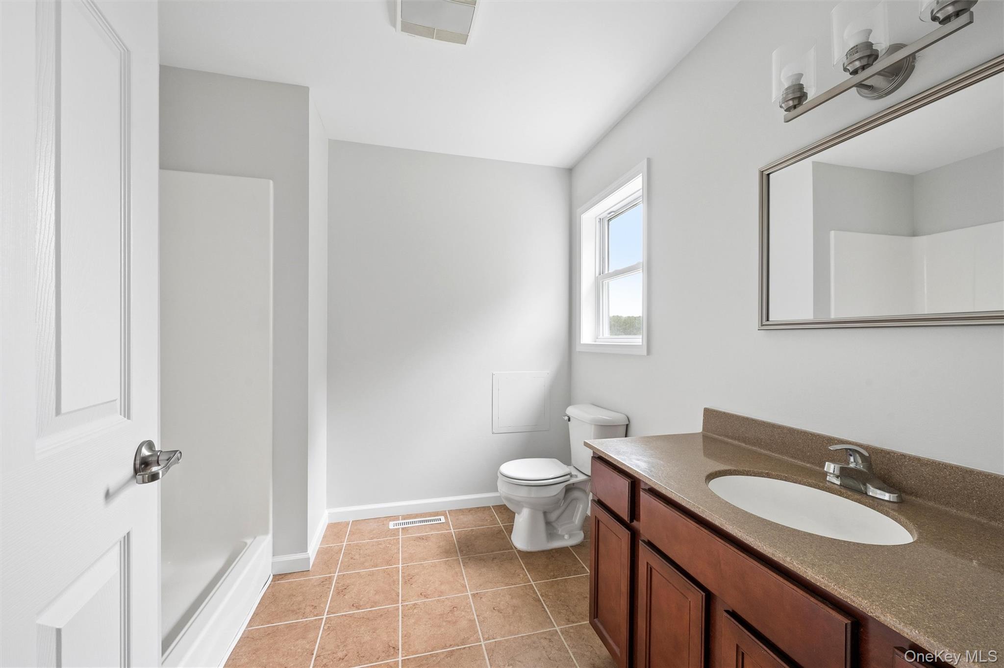 147A Old Country Rd — photo 18
